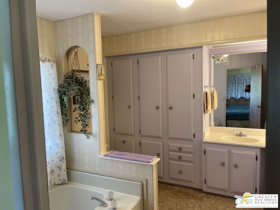 Hidden Springs - Manufactured In Park