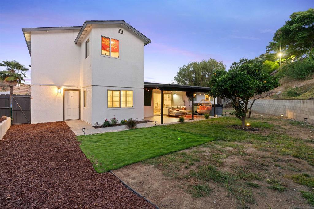 2216 Calle Chanate