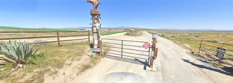 Photo of 45425 137th St W, Del Sur, CA 93536 (MLS # HD26027529)