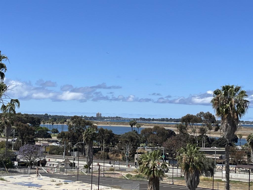 2540 Clairemont Dr 307