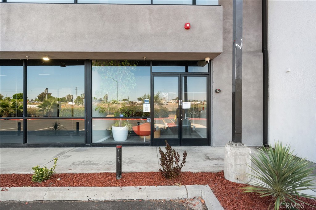 800 E Dyer Road