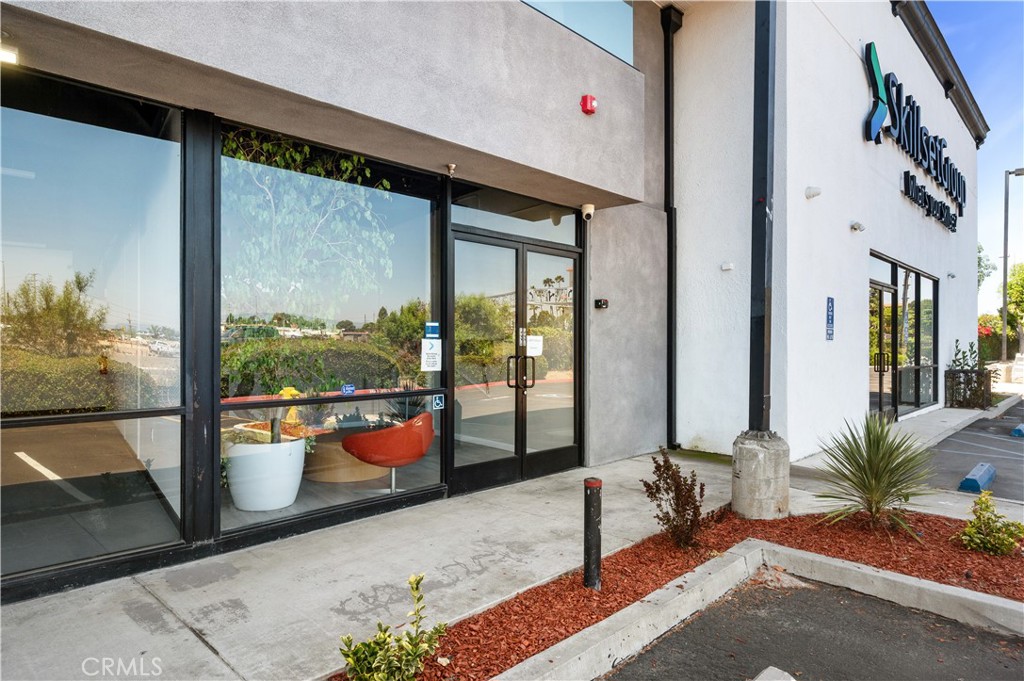 800 E Dyer Road