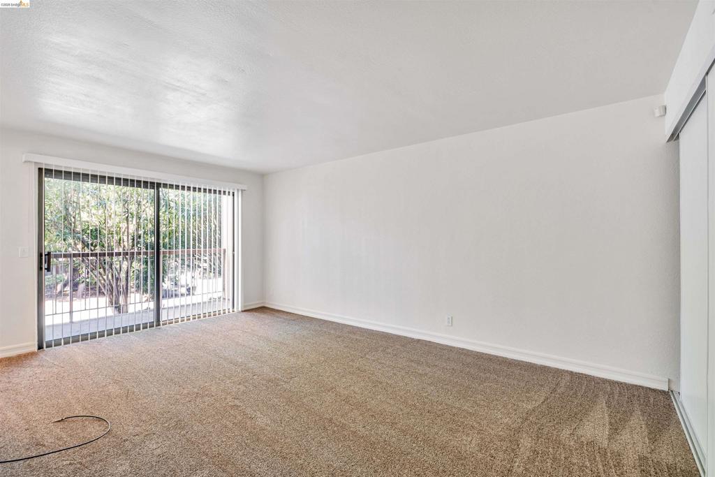 490 N Civic Dr 101