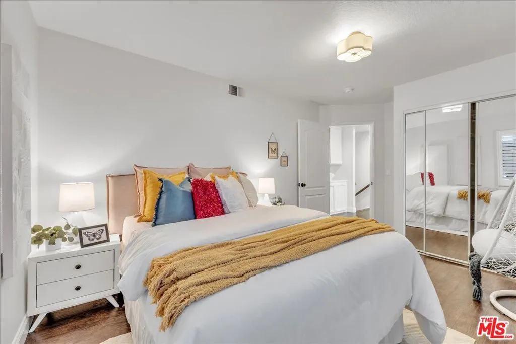 Encino, California 91436, United States, 4 Bedrooms Bedrooms, ,4 BathroomsBathrooms,Residential,Active,242819