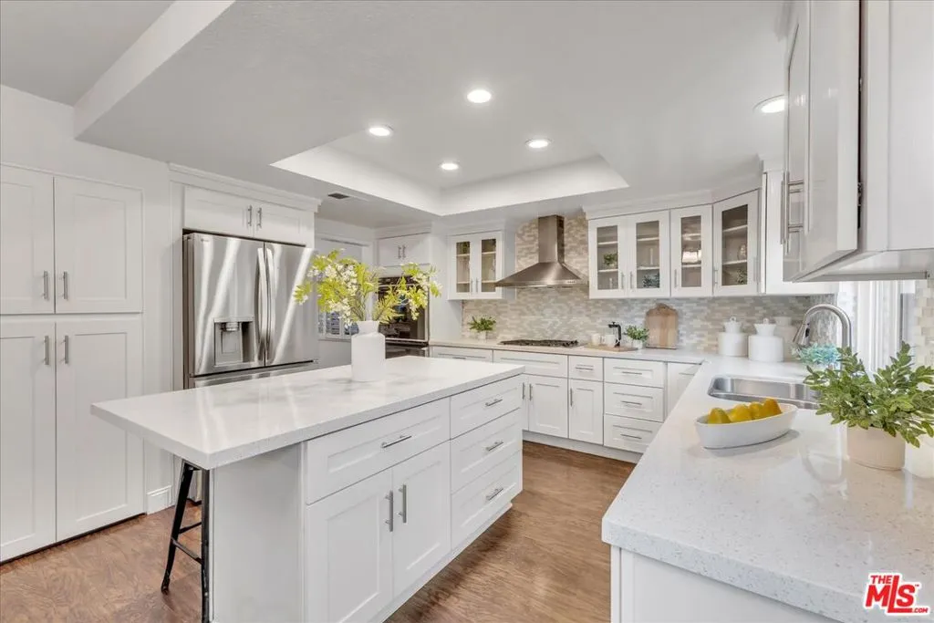 Encino, California 91436, United States, 4 Bedrooms Bedrooms, ,4 BathroomsBathrooms,Residential,Active,242819