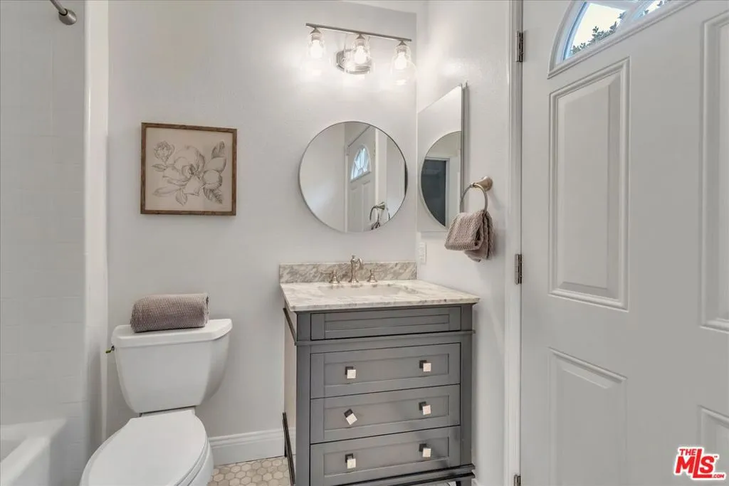 Encino, California 91436, United States, 4 Bedrooms Bedrooms, ,4 BathroomsBathrooms,Residential,Active,242819