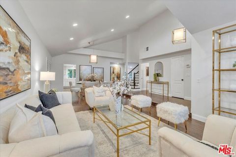 Photo of 5196 Brian Lane, Encino, CA 91436 (MLS # 25608995)