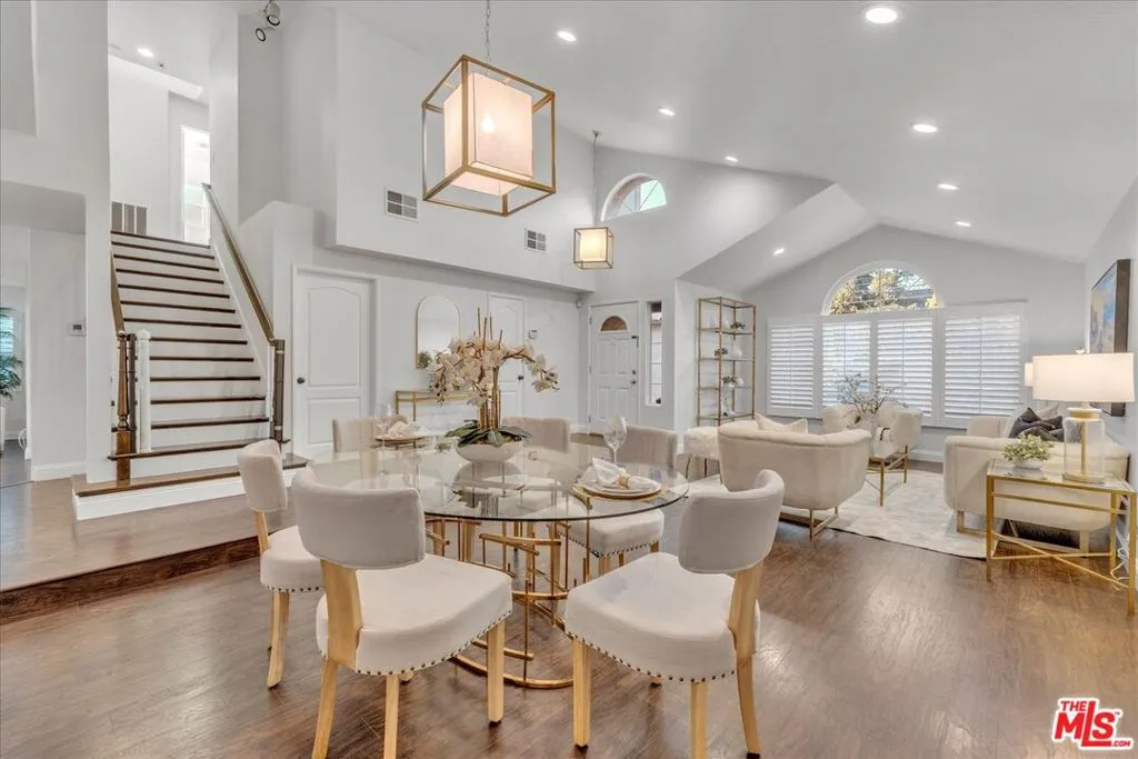 Encino, California 91436, United States, 4 Bedrooms Bedrooms, ,4 BathroomsBathrooms,Residential,Active,242819