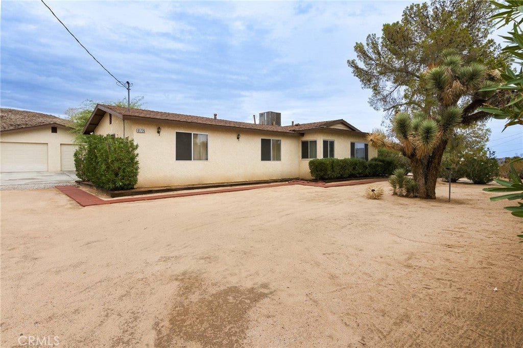 61726 Hilltop