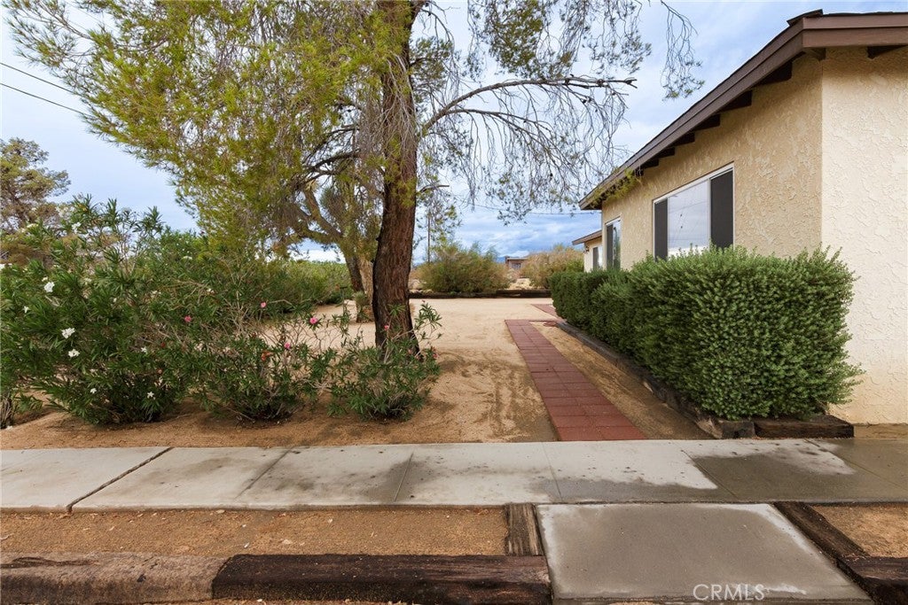 61726 Hilltop