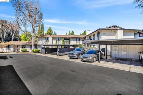 Photo of 1942 Desert Cir Cir, Walnut Creek, CA 94598 (MLS # 41127882)