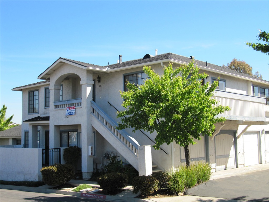 This 2BR/2BA Upper Corner Unit Is The One You Have Been Waiting For! Privately Located In The Back Of The Complex w/ 1 Car Garage + 1 Assigned Parking Space. Condo Is Immaculate And Features Newer Carpet & Has Been Freshly Painted. Fully Equipped w/ Oven, Washer, Dryer, & Dishwasher. Enjoy Entertaining On The Trex Deck Off The Kitchen. The Mission Martinique Is Minutes To Mission Trails, Shopping Center & Easy Freeway Access To 52 & 125. Complex is VA & FHA Approved! Neighborhoods: Mission Martinique Equipment: Range/Oven Other Fees: 0 Sewer: Sewer Connected Topography: LL