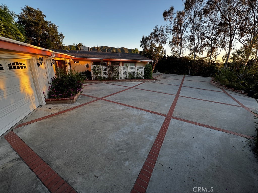 Properties 4 9448 Charrick Drive