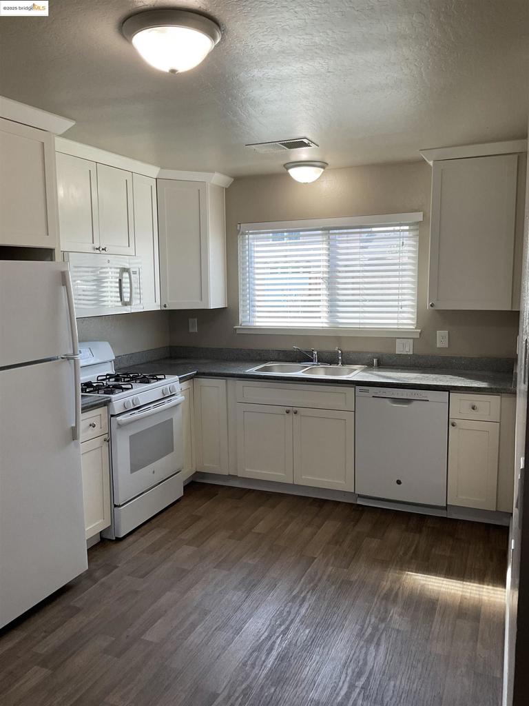 OLDPISBURG - Residential Lease