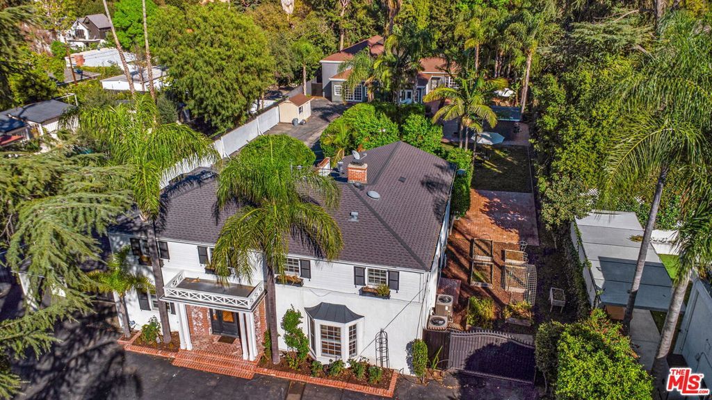 Photo of 3726 Laurel Canyon Boulevard, Studio City, CA 91604 (MLS # 26650455)
