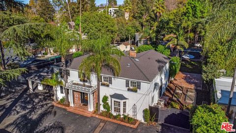 Photo of 3726 Laurel Canyon Boulevard, Studio City, CA 91604 (MLS # 26650455)
