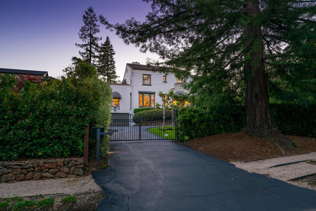 335 El Portal Avenue