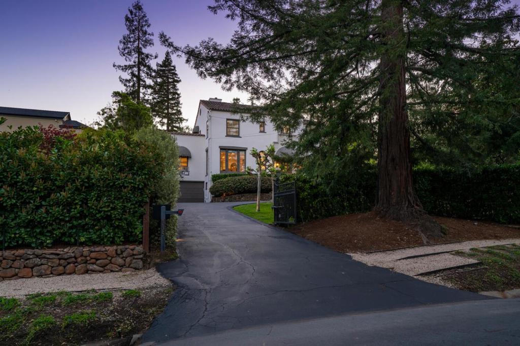 335 El Portal Avenue