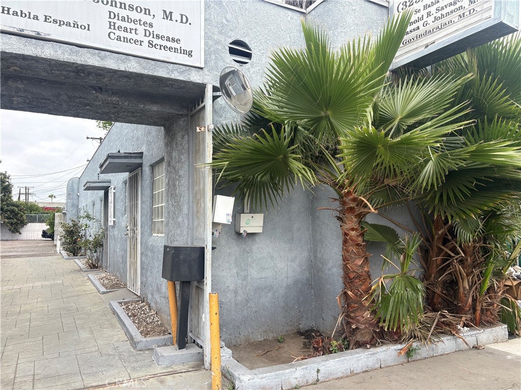 4760 S Figueroa