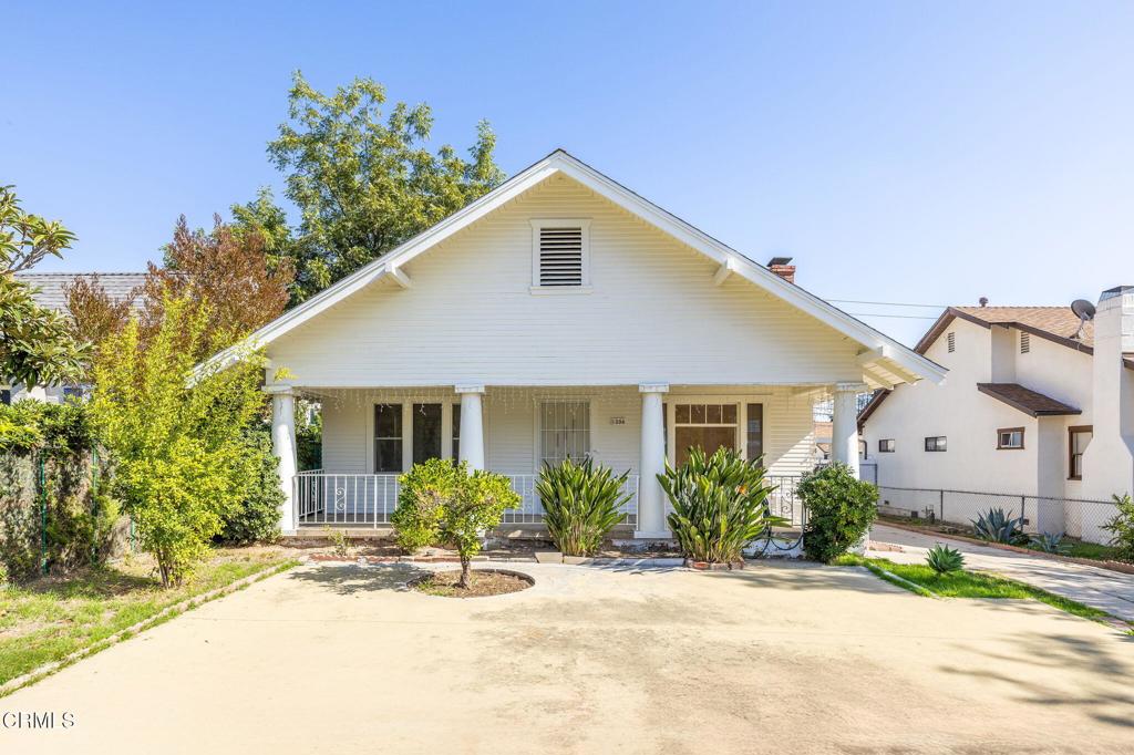 1394 N Oxford Avenue