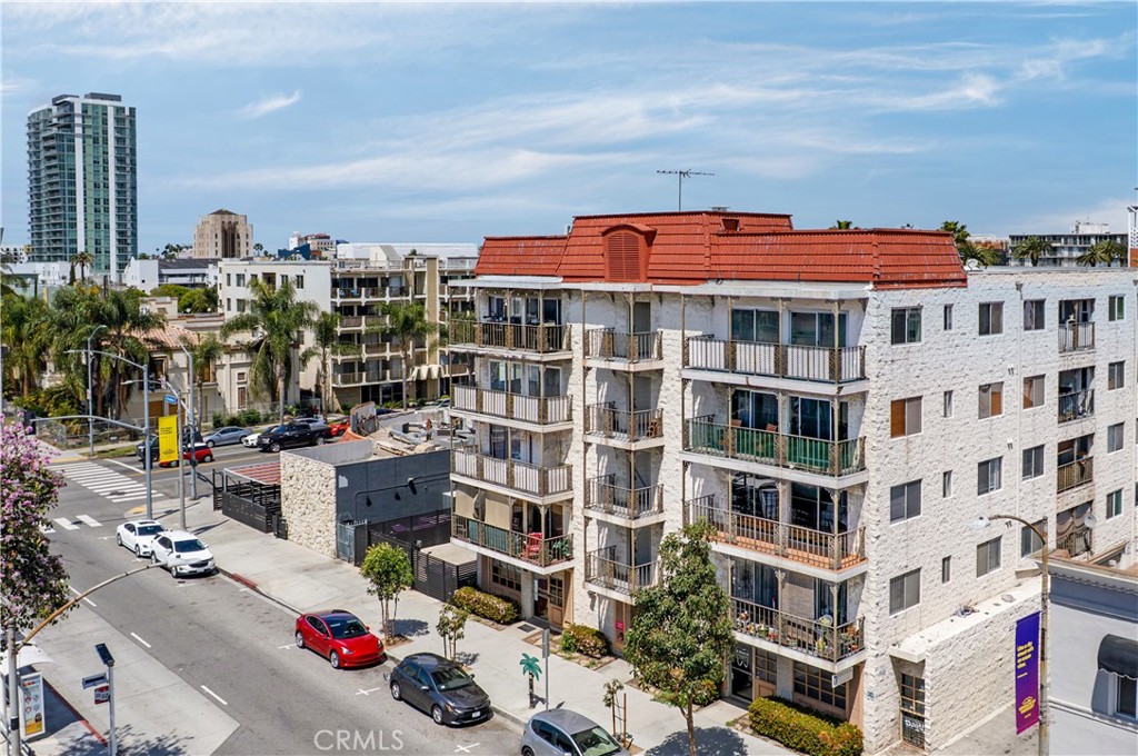 615 E Broadway 306