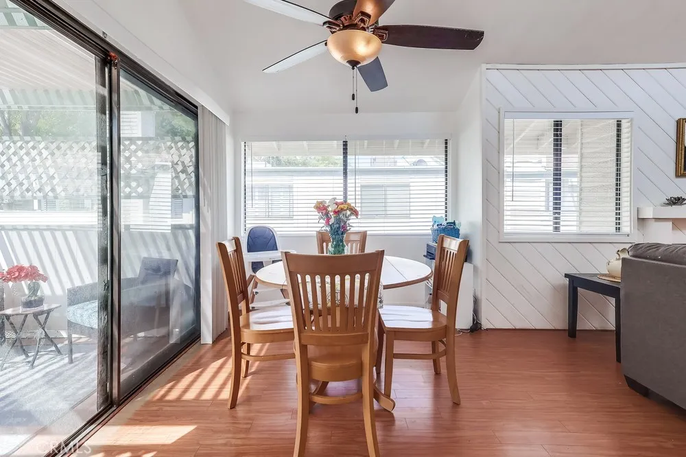 Sunland, California 91040, United States, 2 Bedrooms Bedrooms, ,2 BathroomsBathrooms,Residential,Active,198466