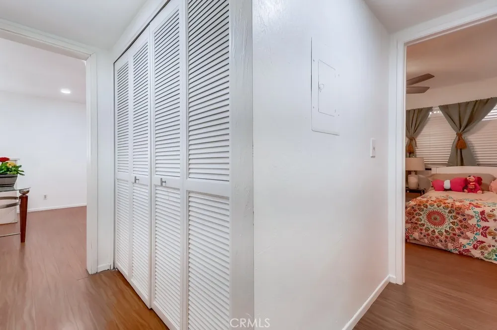 Sunland, California 91040, United States, 2 Bedrooms Bedrooms, ,2 BathroomsBathrooms,Residential,Active,198466