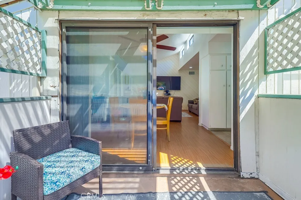 Sunland, California 91040, United States, 2 Bedrooms Bedrooms, ,2 BathroomsBathrooms,Residential,Active,198466