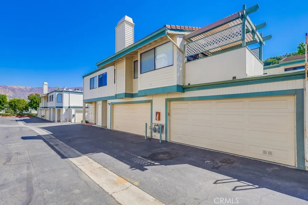 Sunland, California 91040, United States, 2 Bedrooms Bedrooms, ,2 BathroomsBathrooms,Residential,Active,198466