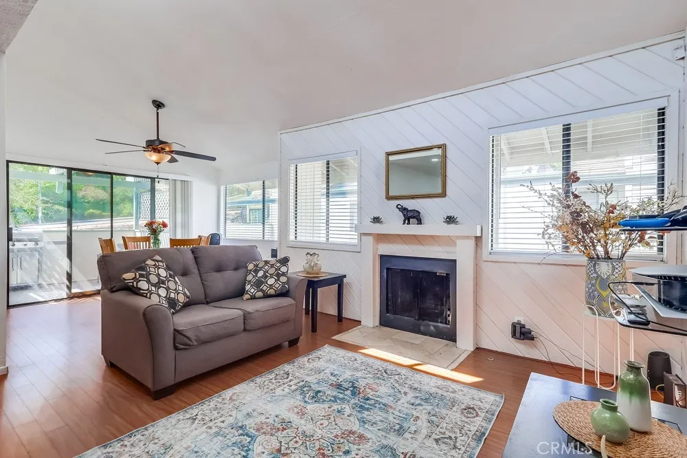 Sunland, California 91040, United States, 2 Bedrooms Bedrooms, ,2 BathroomsBathrooms,Residential,Active,198466