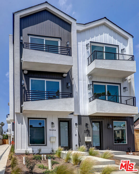 1445 S Redondo Boulevard