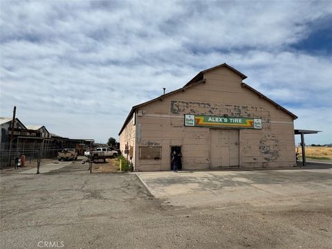 Photo of 1340 W Hobsonway, Blythe, CA 92225 (MLS # IV25170244) Photo of 1340 W Hobsonway, Blythe, CA 92225 (MLS # IV25170244)