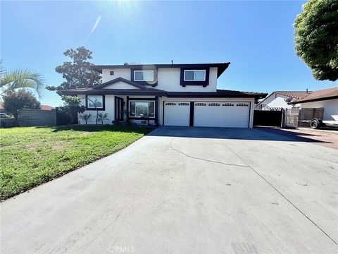 Photo of 703 W Montrose St, Rialto, CA 92376 (MLS # CV25242335)