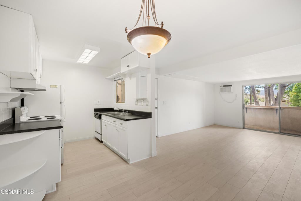 28947 E Thousand Oaks Boulevard 243, Agoura Hills CA 91301