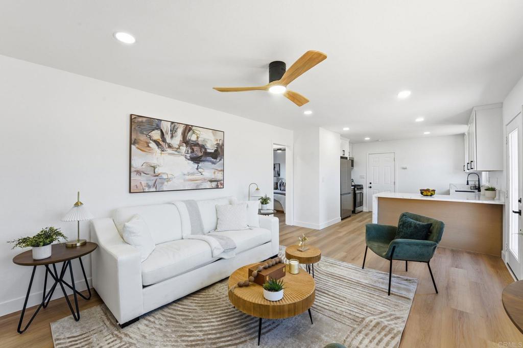 702 4 Oaklawn Avenue