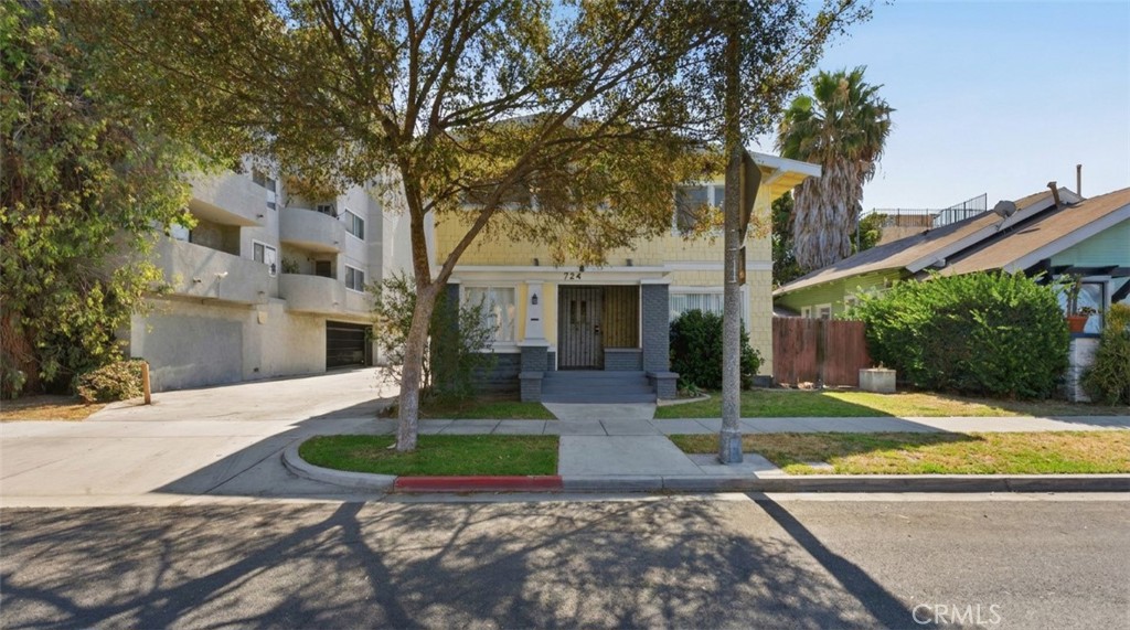 724 Elm