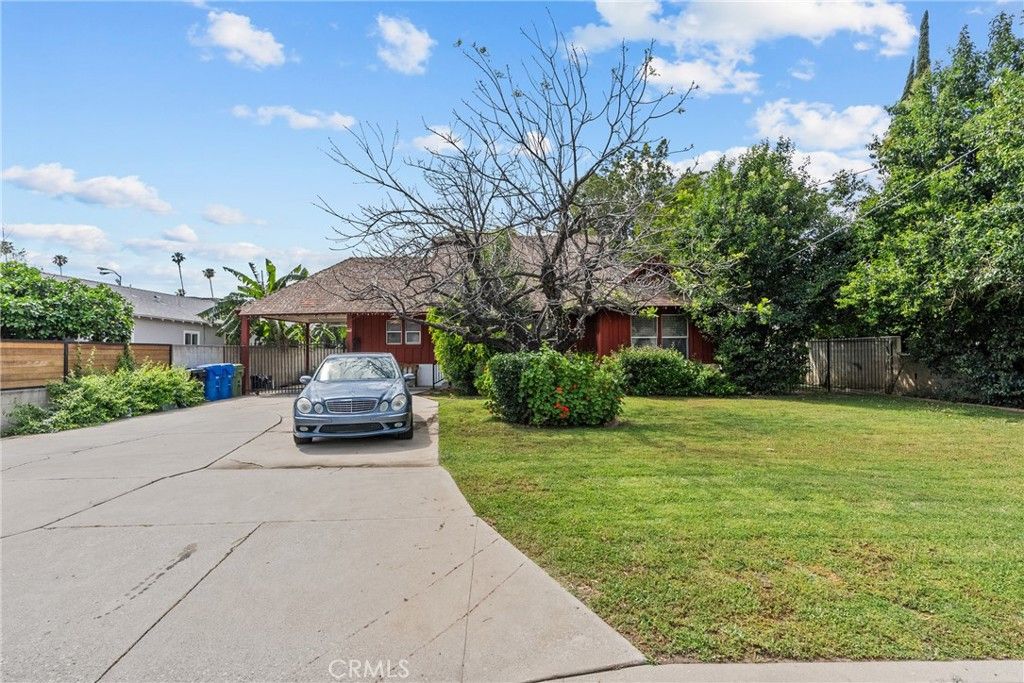 Photo of 7229 De Celis, Van Nuys, CA 91406 (MLS # SR25264045)