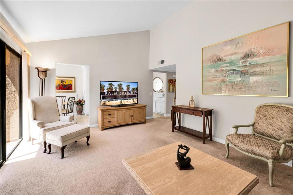 Sommerset So. Palm D - Residential Lease