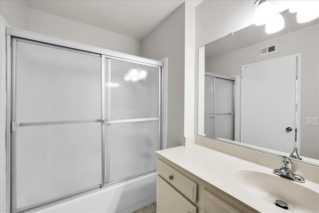 Sommerset So. Palm D - Residential Lease