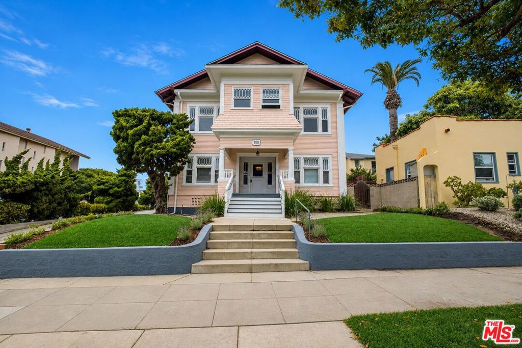 Photo 1 of 20 — 108 N Broadway, Redondo Beach, CA 90277