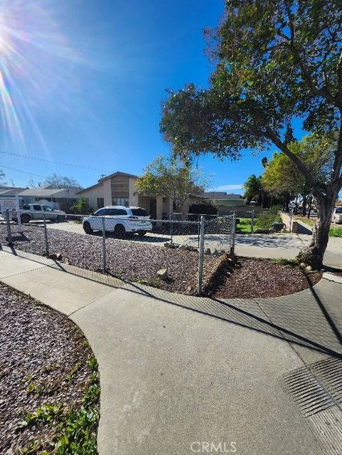 Photo of 9236 Mango Ave, Fontana, CA 92335 (MLS # HD25282114)