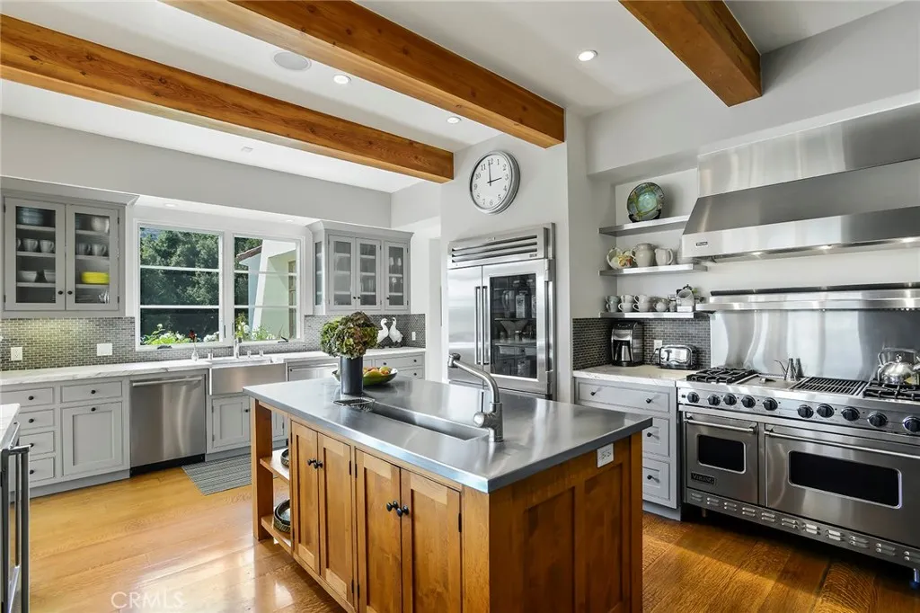 Malibu, California 90265, United States, 4 Bedrooms Bedrooms, ,5 BathroomsBathrooms,Residential,Active,209870