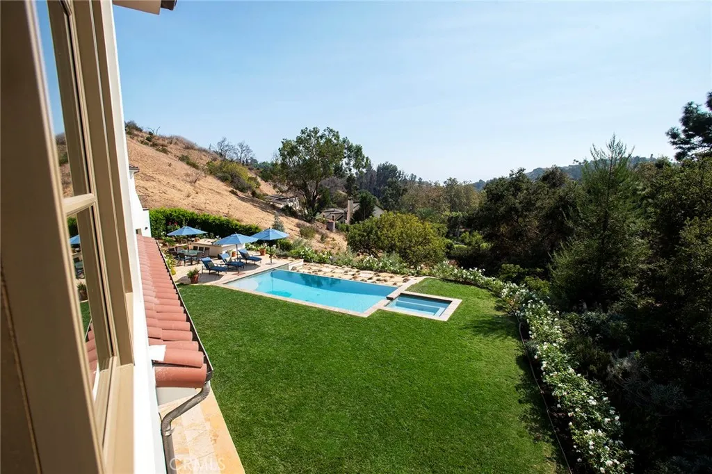 Malibu, California 90265, United States, 4 Bedrooms Bedrooms, ,5 BathroomsBathrooms,Residential,Active,209870