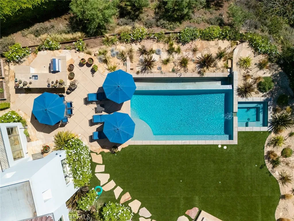 Malibu, California 90265, United States, 4 Bedrooms Bedrooms, ,5 BathroomsBathrooms,Residential,Active,209870