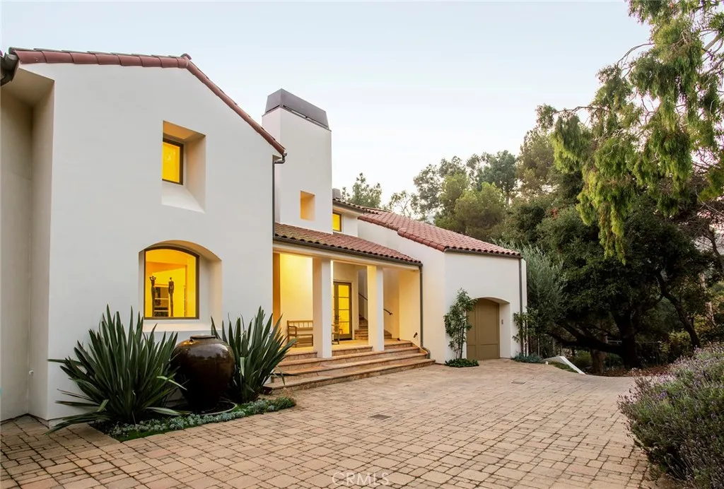 Malibu, California 90265, United States, 4 Bedrooms Bedrooms, ,5 BathroomsBathrooms,Residential,Active,209870