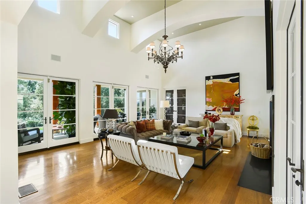 Malibu, California 90265, United States, 4 Bedrooms Bedrooms, ,5 BathroomsBathrooms,Residential,Active,209870