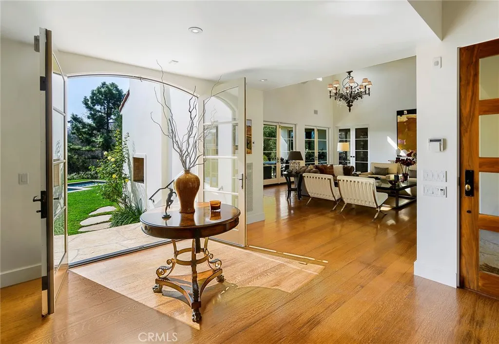 Malibu, California 90265, United States, 4 Bedrooms Bedrooms, ,5 BathroomsBathrooms,Residential,Active,209870