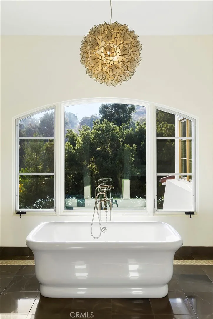 Malibu, California 90265, United States, 4 Bedrooms Bedrooms, ,5 BathroomsBathrooms,Residential,Active,209870