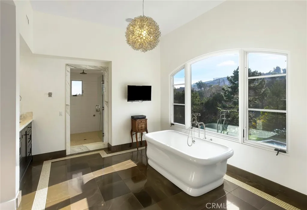 Malibu, California 90265, United States, 4 Bedrooms Bedrooms, ,5 BathroomsBathrooms,Residential,Active,209870