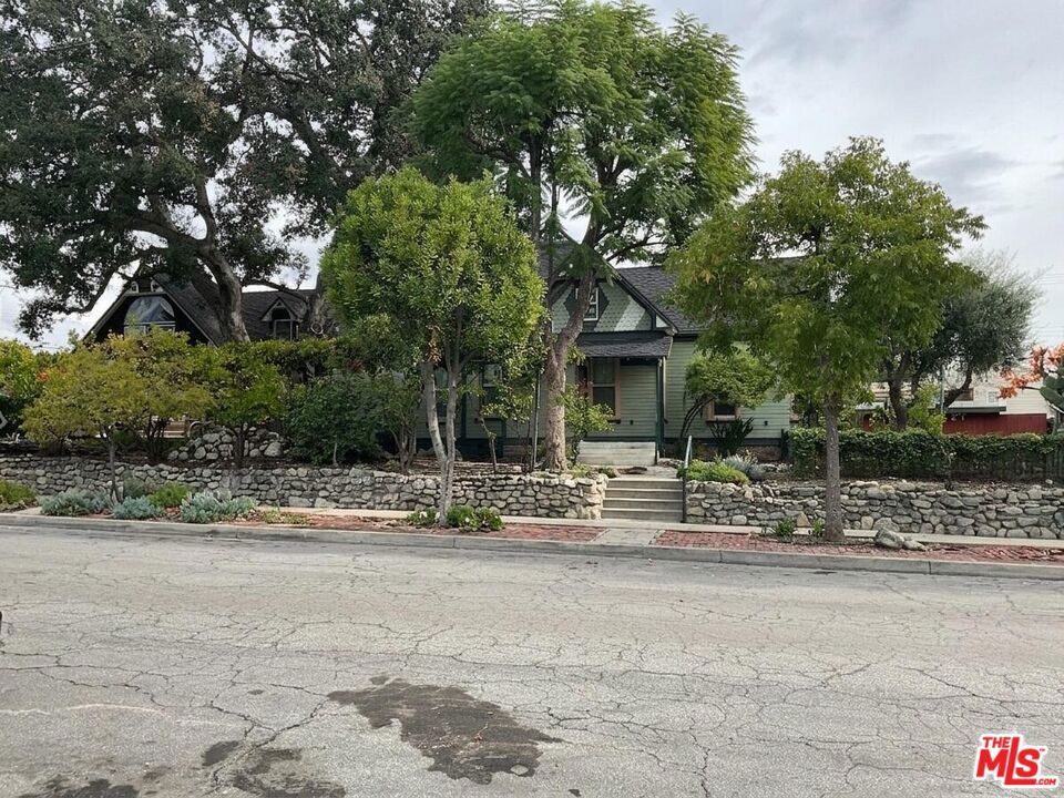 822 Silverwood Avenue